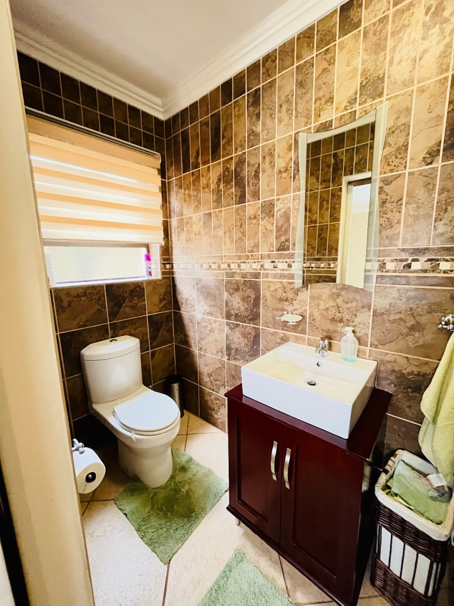 6 Bedroom Property for Sale in Tergniet Western Cape